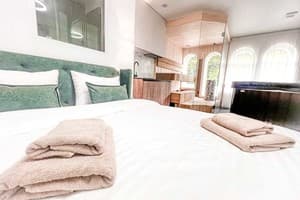 Апарт-отель Apetiko Apartments. Люкс двухместный Apetiko Suite Sauna & Jacuzzi 2