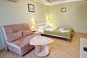 Квартира Home Hotel вул. Євгена Сверстюка 8
