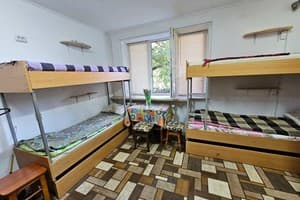 Хостел Likehostel ул. Харьковское шоссе 55. Место в женском 8-местном номере  1