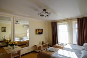 На Клінічній (1 під'їзд) 5