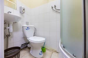 Возле Бессарабки на ул. Кропивницкого 10